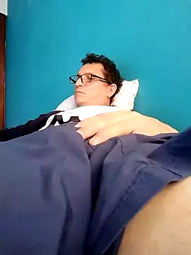 Snapshot of Bombi22 chatting on January 2025 06:24:02 PM Bombi22 online show from January 2025 06:24:02 PM