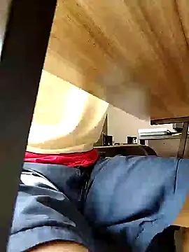 Snapshot of Bombi22 chatting on January 2025 04:11:01 PM Bombi22 online show from January 2025 04:11:01 PM