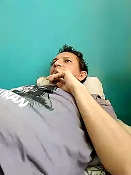 Snapshot of Bombi22 chatting on January 2025 03:14:02 PM Bombi22 online show from January 2025 03:14:02 PM