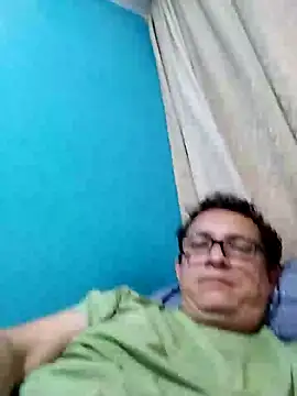 Snapshot of Bombi22 chatting on January 2025 04:57:02 AM Bombi22 online show from January 2025 04:57:02 AM