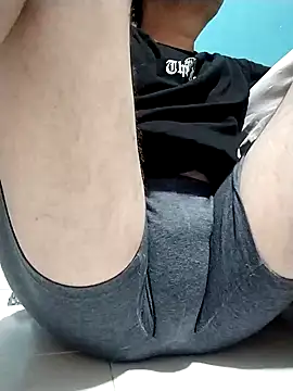 Snapshot of Bombi22 chatting on January 2025 05:47:02 AM Bombi22 online show from January 2025 05:47:02 AM