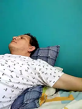 Snapshot of Bombi22 chatting on February 2025 03:05:01 PM Bombi22 online show from February 2025 03:05:01 PM