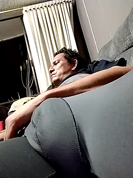 Bombi22 online show from February 2025 03:34:02 AM