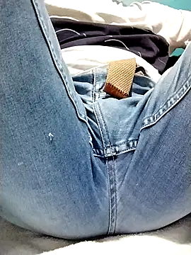 Snapshot of Bombi22 chatting on March 2025 02:57:02 AM Bombi22 online show from March 2025 02:57:02 AM