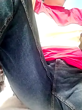 Snapshot of Bombi22 chatting on March 2025 05:00:02 AM Bombi22 online show from March 2025 05:00:02 AM