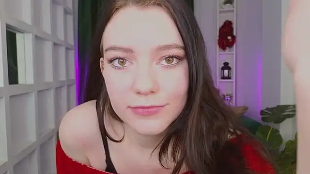 Lana  Cute  online show from December 2024 12:31:01 PM