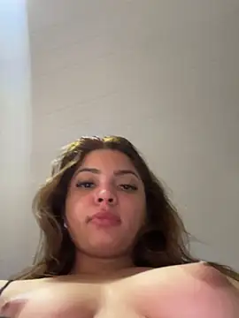 Nicollygriu online show from June 2026 02:43:02 PM