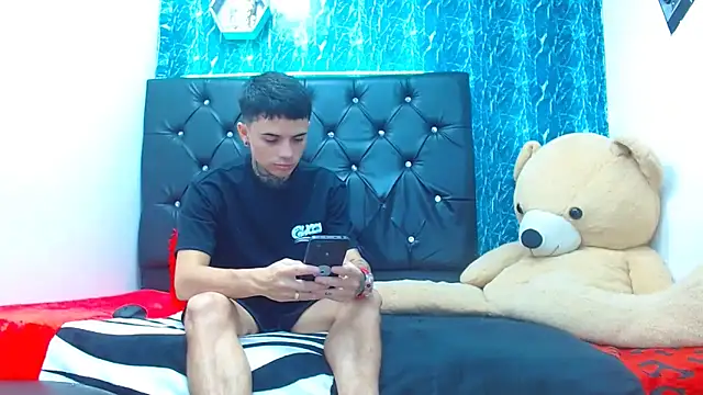 Snapshot of exotic_hot_couple chatting on January 2025 12:07:01 AM exotic hot couple online show from January 2025 12:07:01 AM