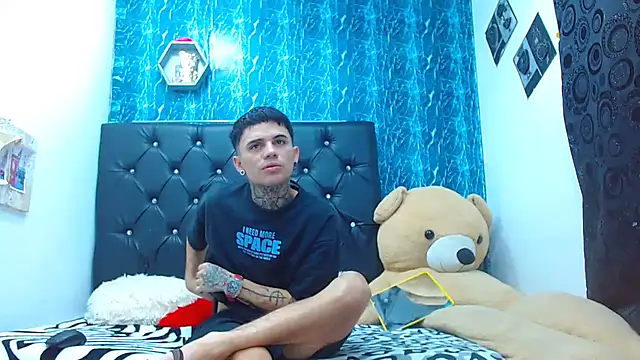 Snapshot of exotic_hot_couple chatting on March 2025 07:26:02 PM exotic hot couple online show from March 2025 07:26:02 PM