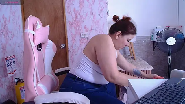 LucyanaSilva online show from May 2026 08:13:02 PM