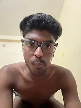 Snapshot of funcracker chatting on December 2025 04:57:01 PM funcracker online show from December 2025 04:57:01 PM