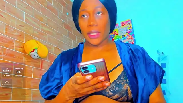 yonsol abril online show from February 2026 07:10:01 PM