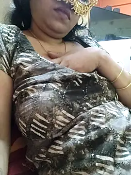 Snapshot of sunita-doll chatting on March 2025 06:05:01 AM sunita-doll online show from March 2025 06:05:01 AM
