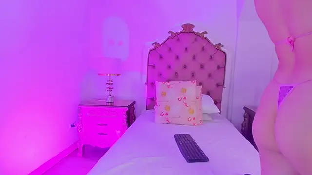 rebeca watsson online show from November 2025 12:05:02 PM