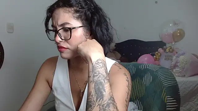 Snapshot of Sexy_Lia_ chatting on February 2026 02:37:01 AM Sexy Lia online show from February 2026 02:37:01 AM