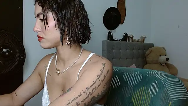 Sexy Lia  online show from June 2026 01:50:01 AM