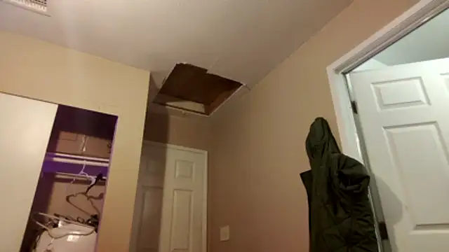 Huntzg23 online show from December 2025 12:44:02 PM