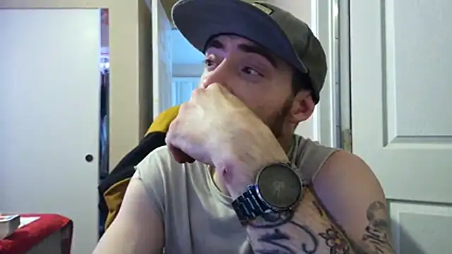 Huntzg23 online show from April 2026 04:37:01 AM