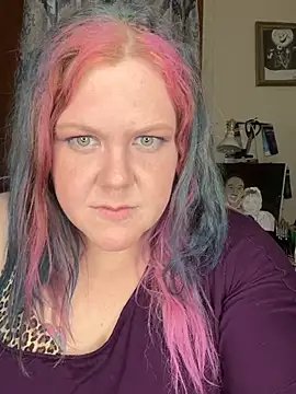 leenieb88 online show from December 2024 04:06:01 PM