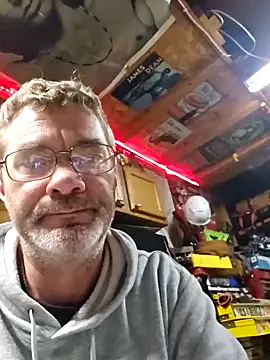 tileguyyy online show from October 2025 04:24:02 AM