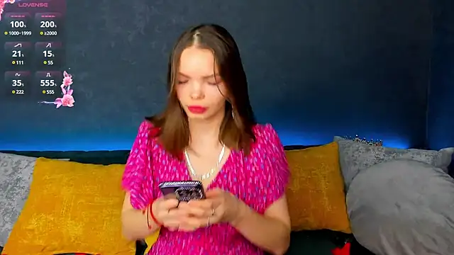 Curvy Dynamite  online show from February 2025 01:19:02 AM