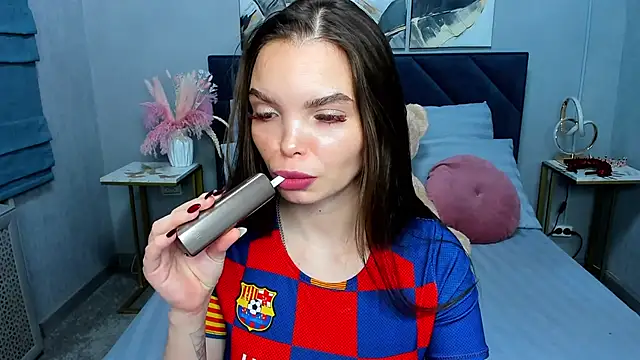 Curvy Dynamite  online show from December 2025 01:14:02 AM