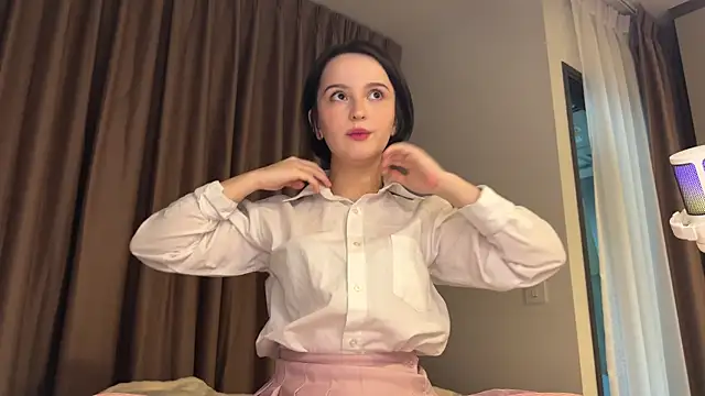 bumble bee online show from January 2026 12:12:02 AM