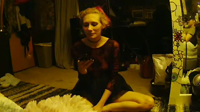 Snapshot of EroticKityii chatting on April 2026 06:43:02 AM EroticKityii online show from April 2026 06:43:02 AM