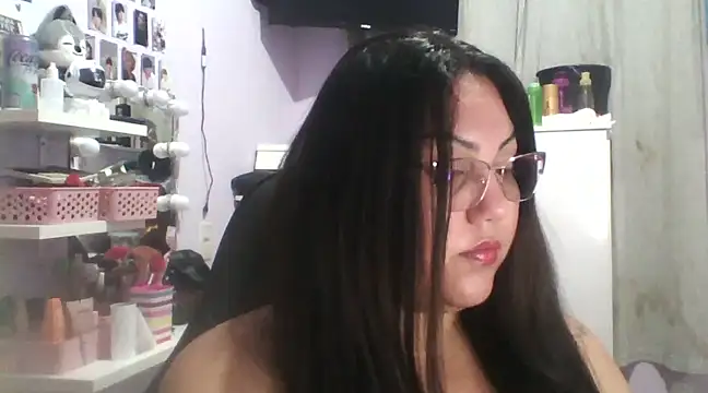 Paolaa hoot online show from February 2025 05:36:01 PM