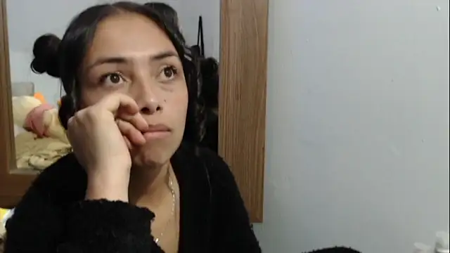 Roxan Fox- online show from March 2025 11:53:02 PM