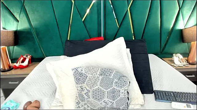 Tamara Myller online show from April 2026 01:41:01 PM