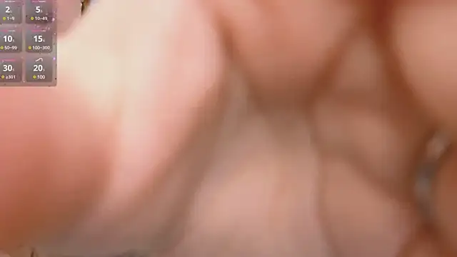 Snapshot of Ellie_Wellie chatting on January 2025 06:28:01 PM Ellie Wellie online show from January 2025 06:28:01 PM