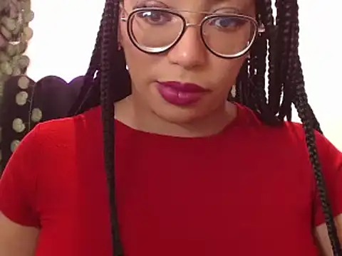 Snapshot of AmyBriiggs chatting on November 2025 03:08:02 AM AmyBriiggs online show from November 2025 03:08:02 AM