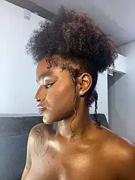 Snapshot of Zizi-campbel chatting on March 2025 08:15:01 AM Zizi-campbel online show from March 2025 08:15:01 AM