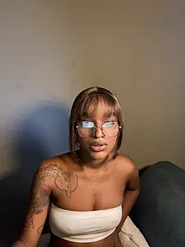 Snapshot of Zizi-campbel chatting on February 2026 08:41:01 AM Zizi-campbel online show from February 2026 08:41:01 AM