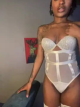 Snapshot of Zizi-campbel chatting on March 2026 10:39:01 AM Zizi-campbel online show from March 2026 10:39:01 AM