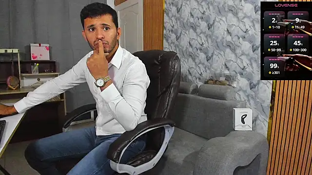 Hideintheoffice online show from February 2026 04:27:02 AM