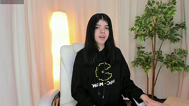 Snapshot of Maddy_bennet chatting on March 2025 04:32:01 AM Maddy bennet online show from March 2025 04:32:01 AM