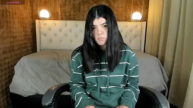 Snapshot of Maddy_bennet chatting on March 2025 05:52:01 AM Maddy bennet online show from March 2025 05:52:01 AM