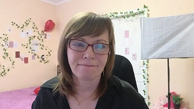 Miss Moren online show from March 2026 04:49:01 AM
