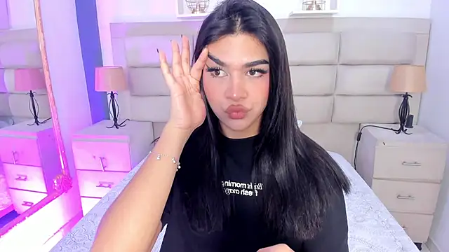 RoseCassie online show from September 2025 01:00:01 PM