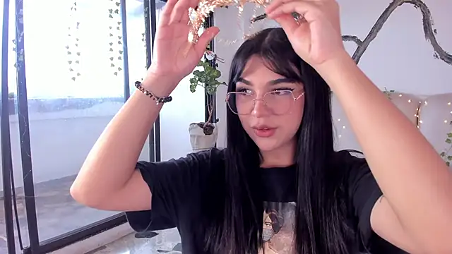 RoseCassie online show from October 2025 01:56:02 PM