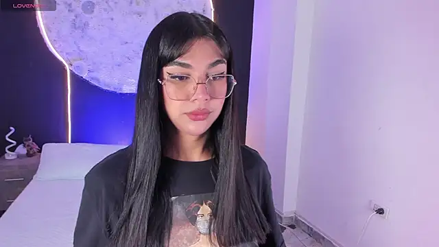 RoseCassie online show from November 2025 01:14:02 PM