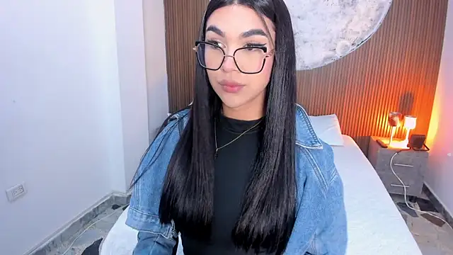 Snapshot of RoseCassie chatting on April 2026 01:09:02 PM RoseCassie online show from April 2026 01:09:02 PM