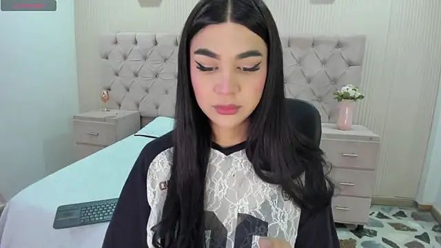 Snapshot of RoseCassie chatting on April 2026 01:48:02 PM RoseCassie online show from April 2026 01:48:02 PM