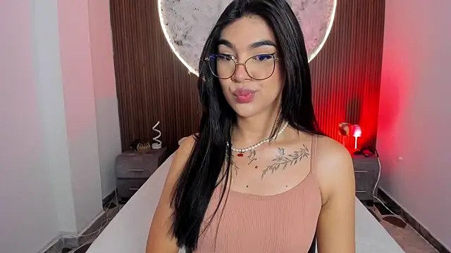 Snapshot of RoseCassie chatting on May 2026 01:17:01 PM RoseCassie online show from May 2026 01:17:01 PM