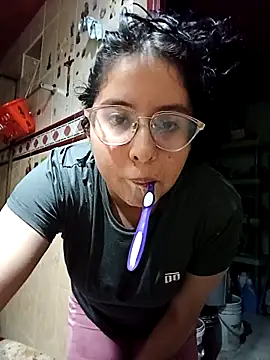 valentina568 online show from October 2025 03:40:01 AM