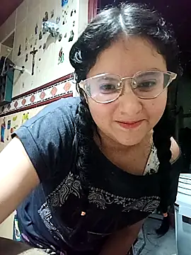 valentina568 online show from November 2025 04:05:01 AM