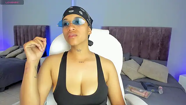 Snapshot of Dominick_jones chatting on January 2025 07:48:01 PM Dominick jones online show from January 2025 07:48:01 PM