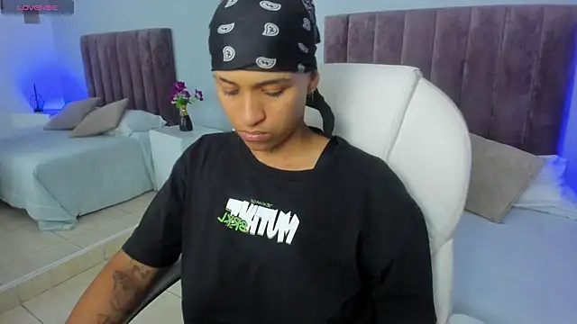 Snapshot of Dominick_jones chatting on February 2025 09:47:02 PM Dominick jones online show from February 2025 09:47:02 PM